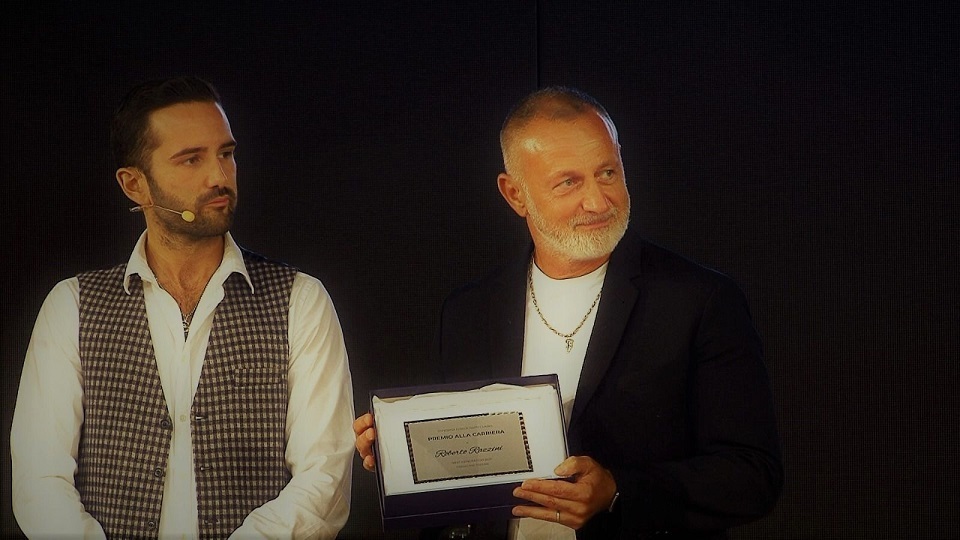 Premiazione Roberto Razzini Roberto M. Razzini è Managing Director di Warner Chappell Music Italiana
